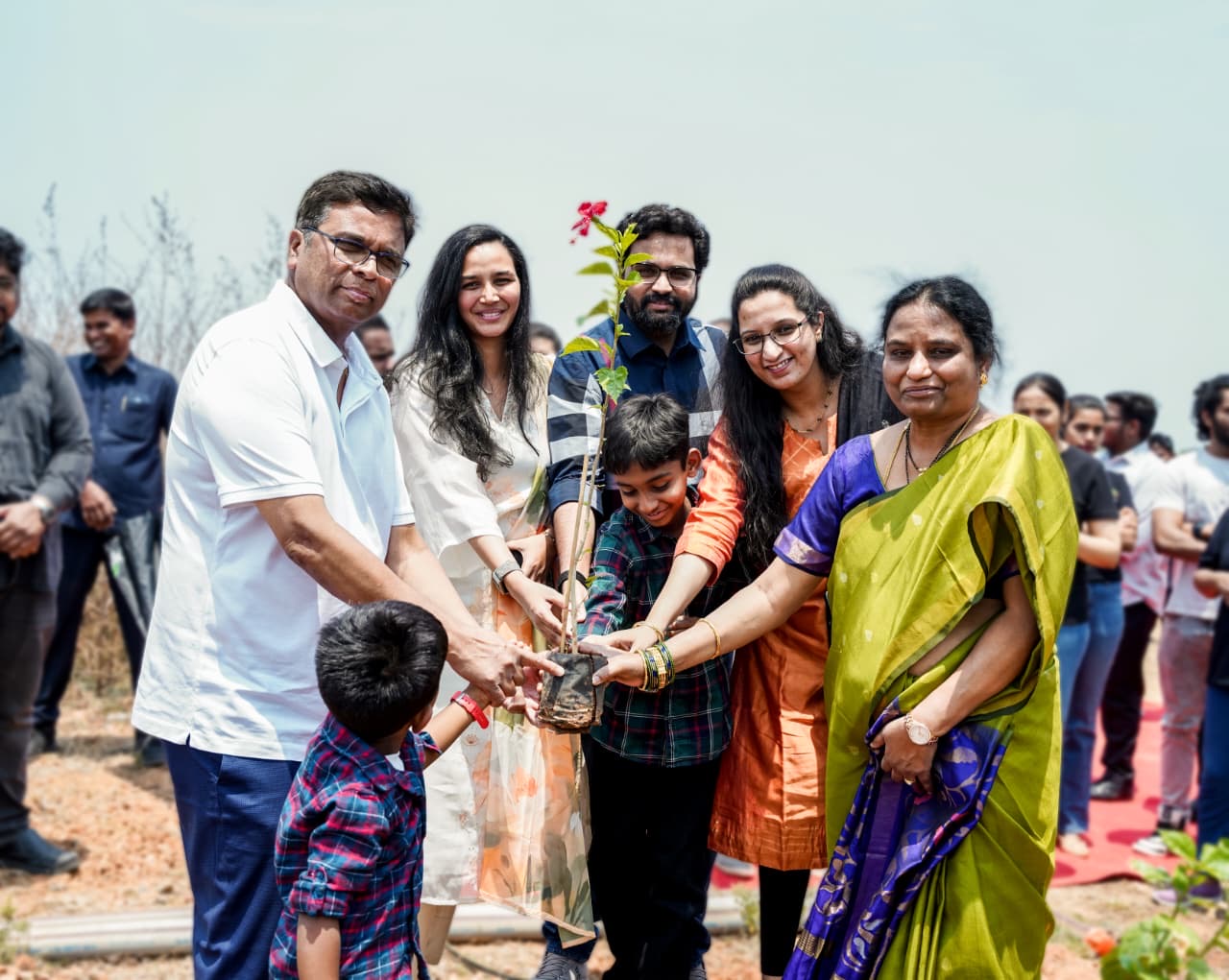 భవిష్యత్తరాలకు కూడా చోటిద్దాం… పుడమితల్లిని కాపాడుకుందాం…రాధే దగ్గుమల్ల